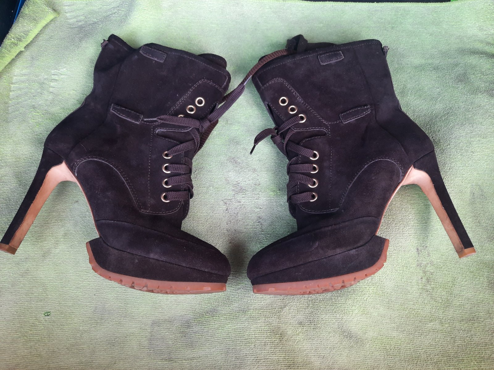 Bottines à talons HUGO BOSS d'Italie – Cuir & Vraie Fourrure d'Agneau – T40