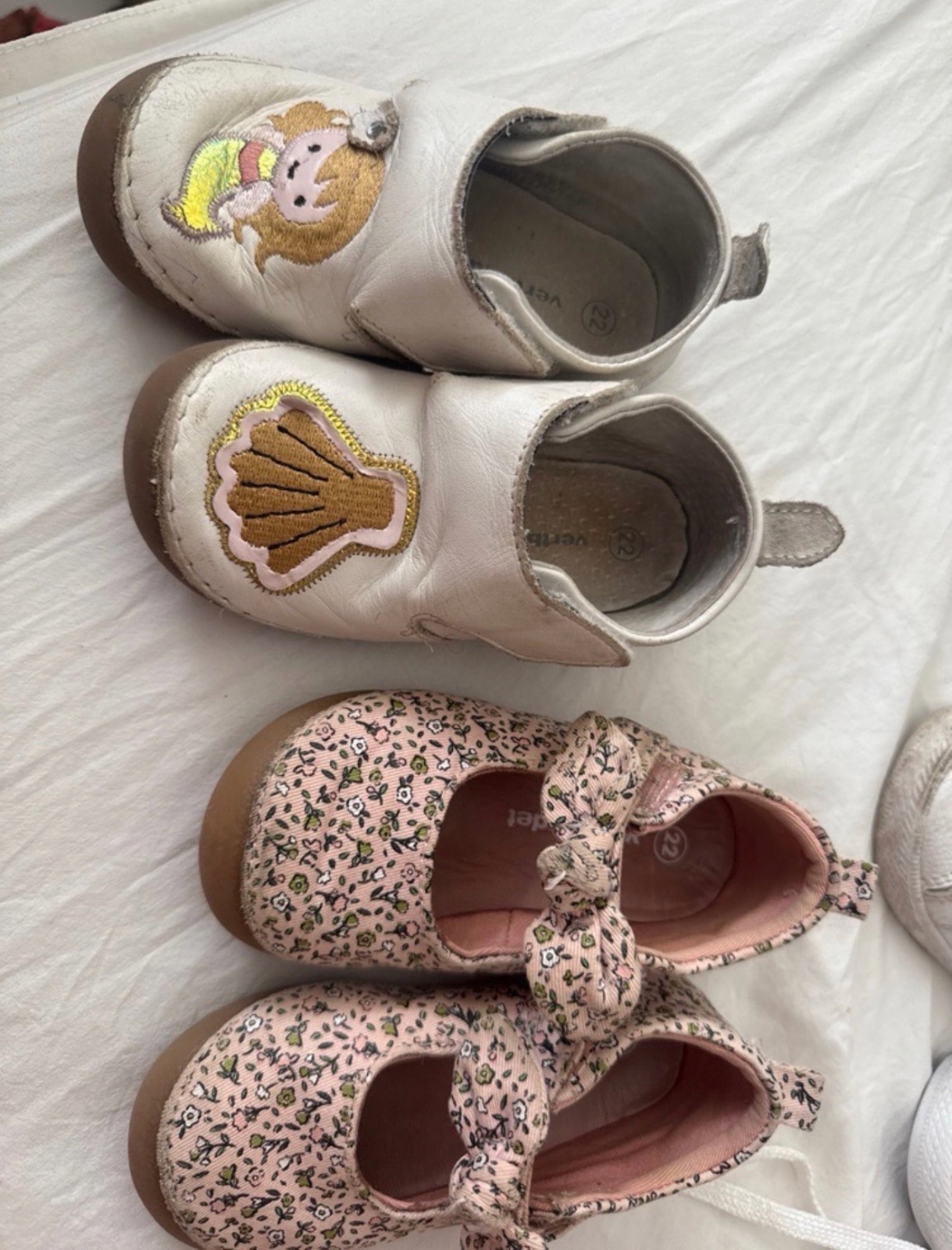 Chaussure pour fille  p 22