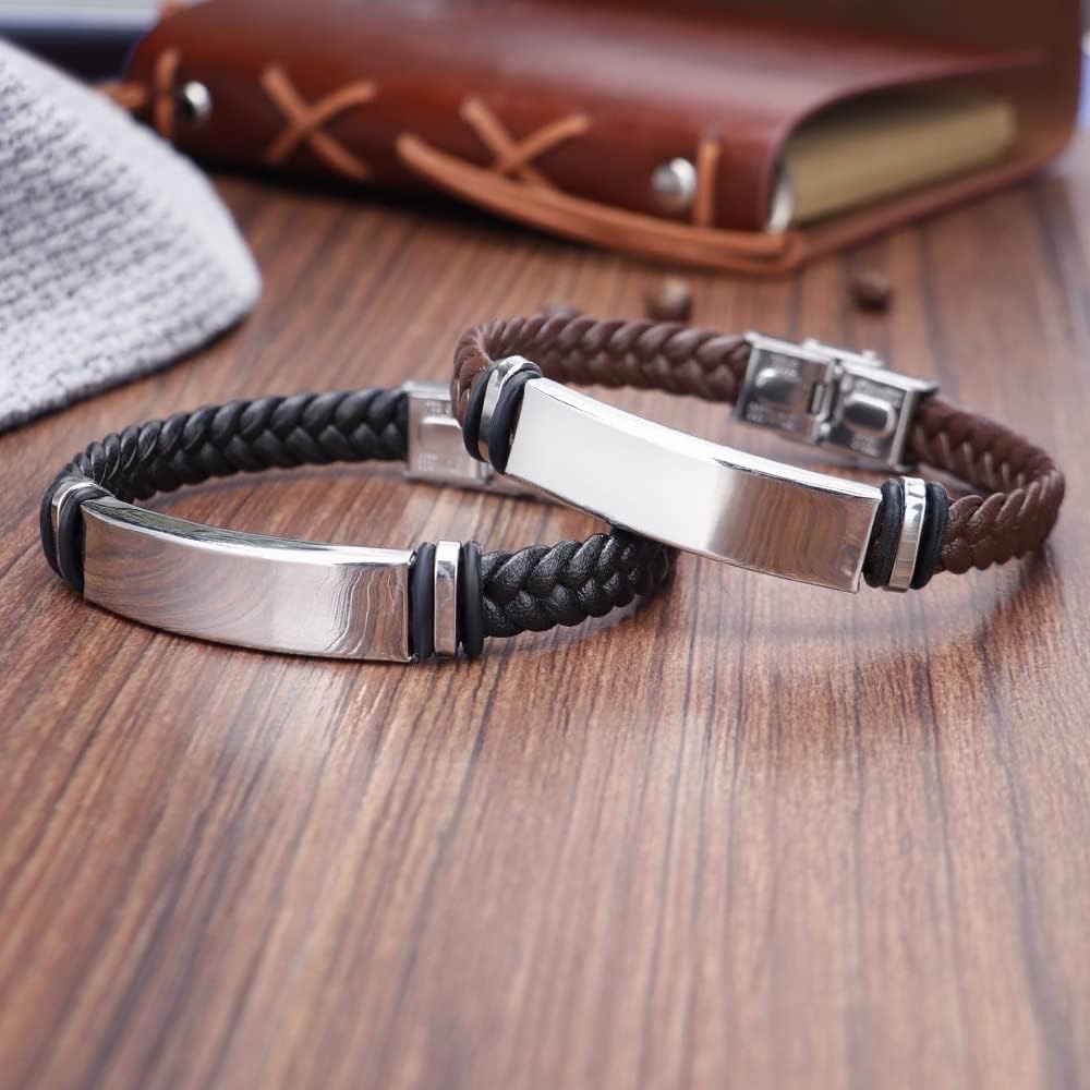 Bracelet en cuire et en acier pour homme 