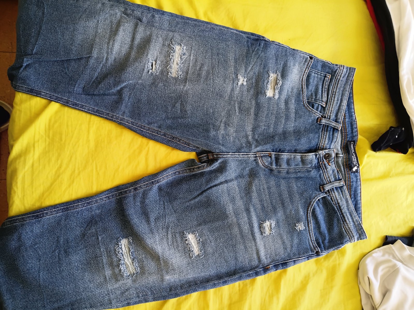 Pantalon Jean Dsquared2 taille 32