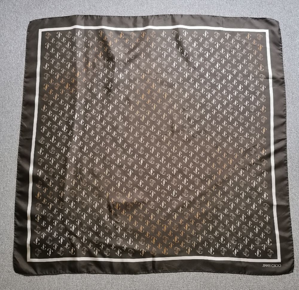 Foulard Gimmy Choo en soie 