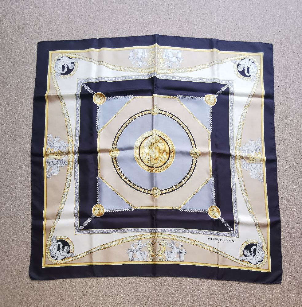 Foulard Pierre Balmain 