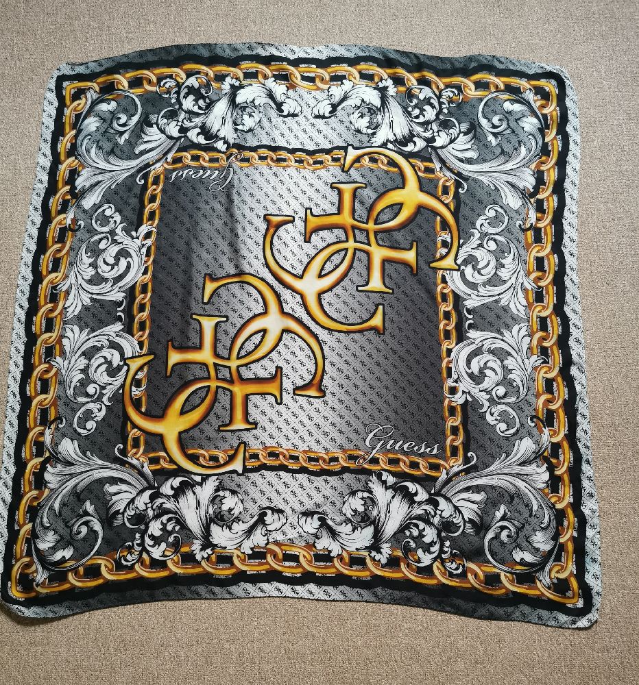 Foulard Guess 