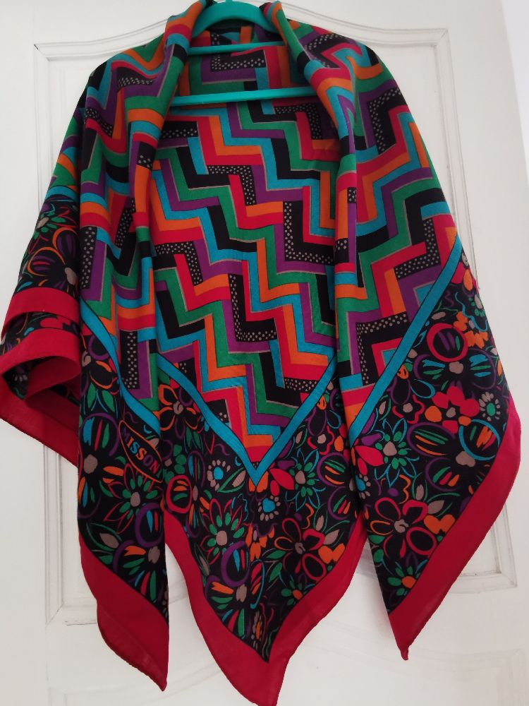 Étole en laine missoni avec 2 défauts voir photo 4 et 5