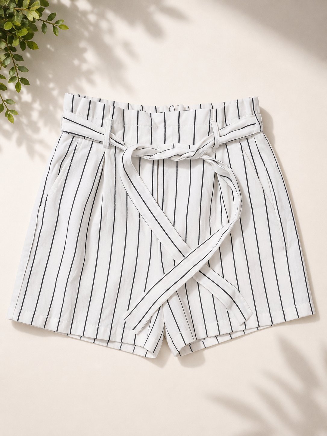 Short femme Bershka blanc à rayures - Taille M