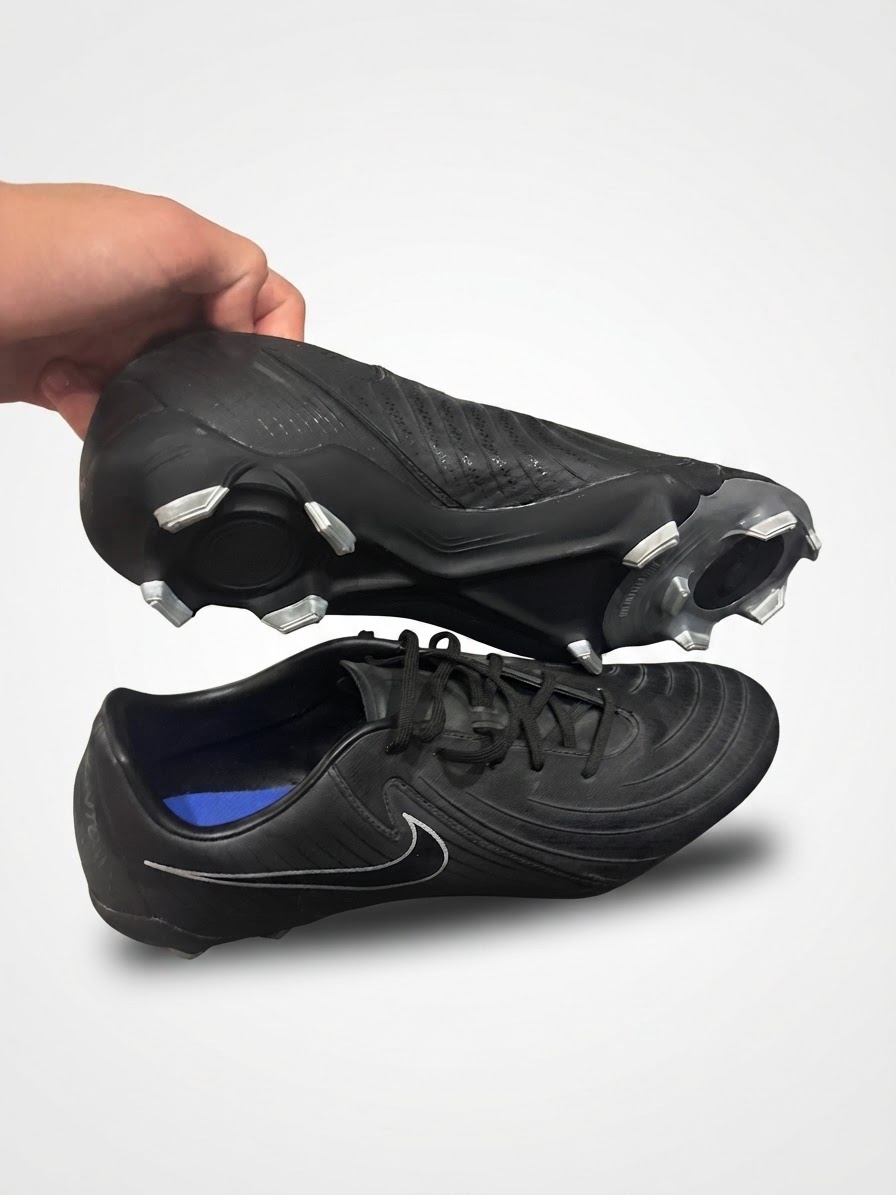 Crampon phontome noir