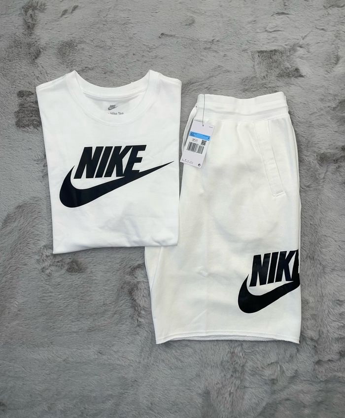 Ensemble Nike