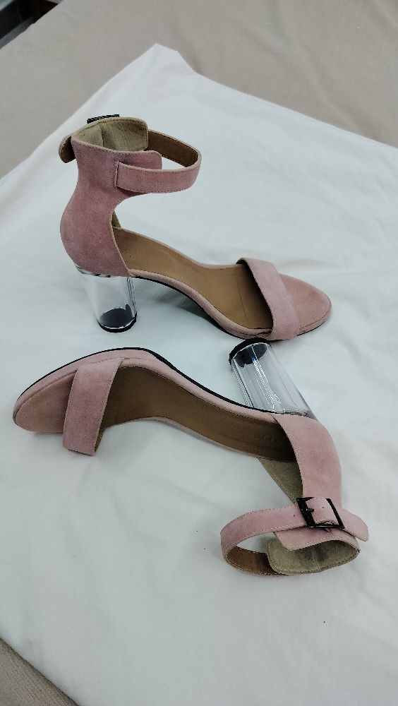 Talons rose 