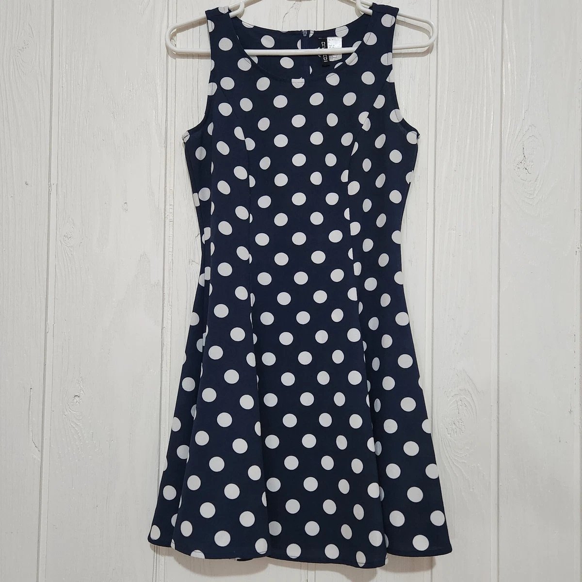 A blue dress une robe bleu 