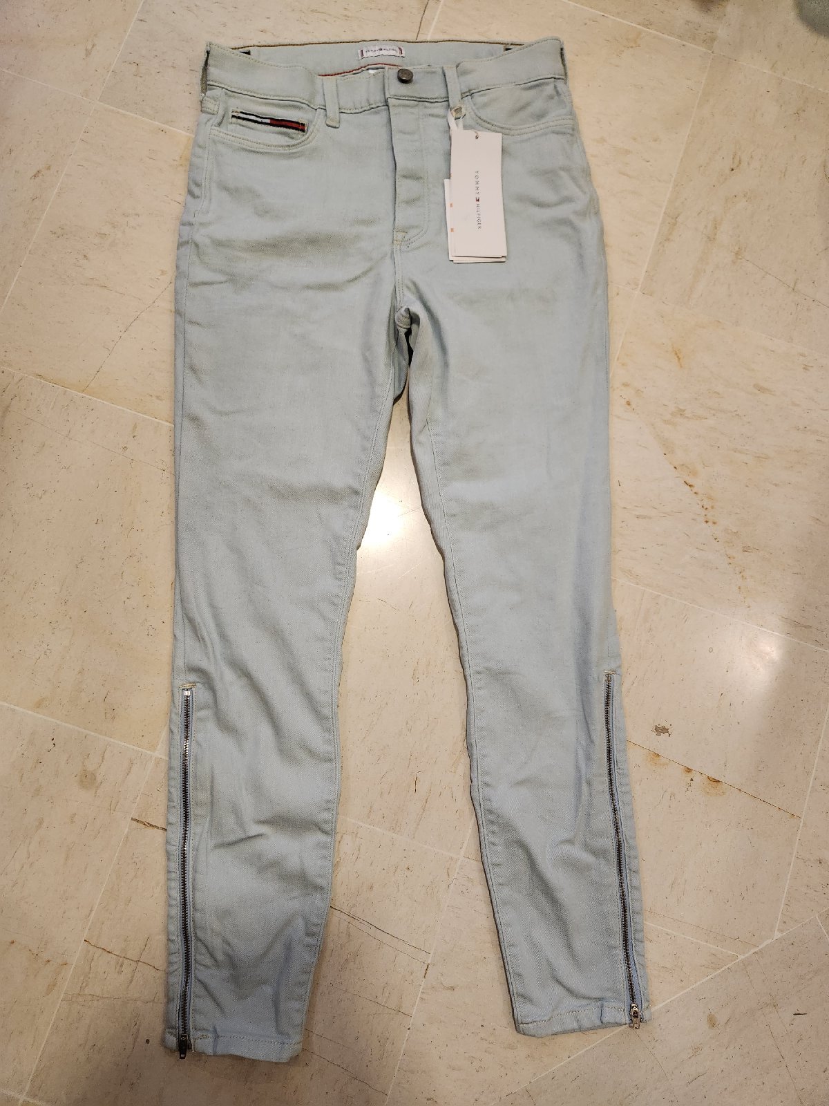 Jean Tommy Hilfiger pour fillette neuf avec étiquettes 