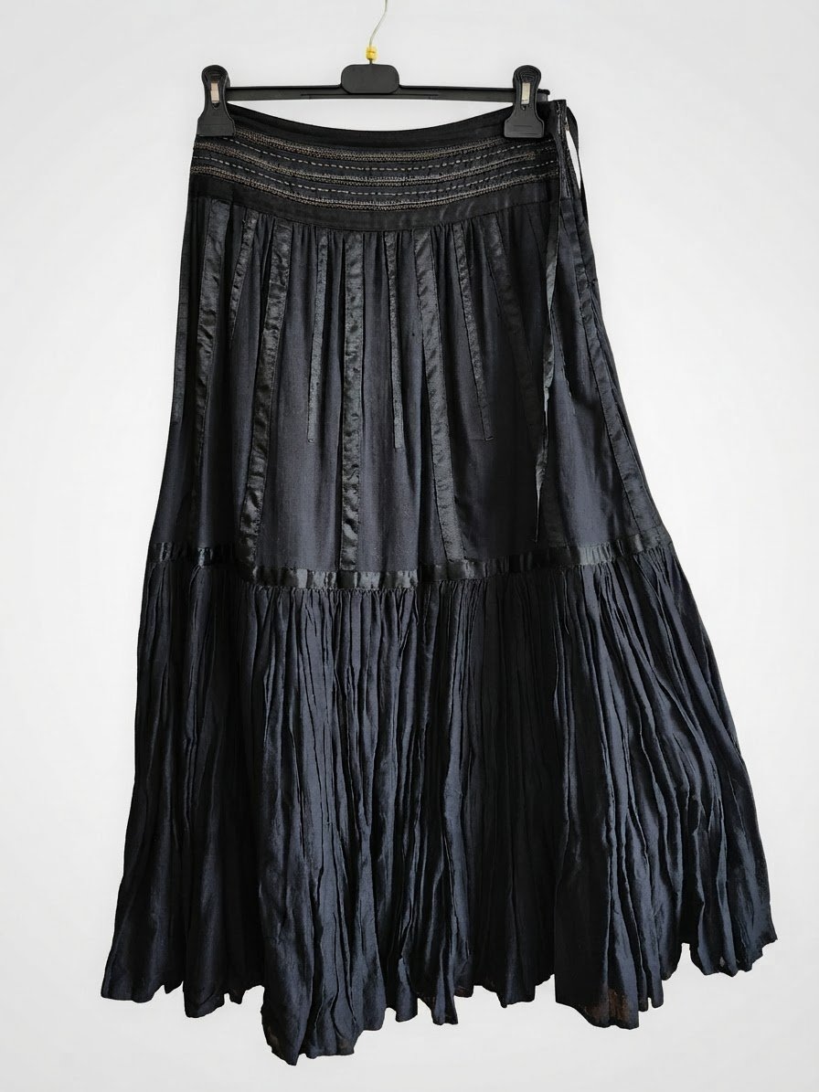Jupe noire façon gitane