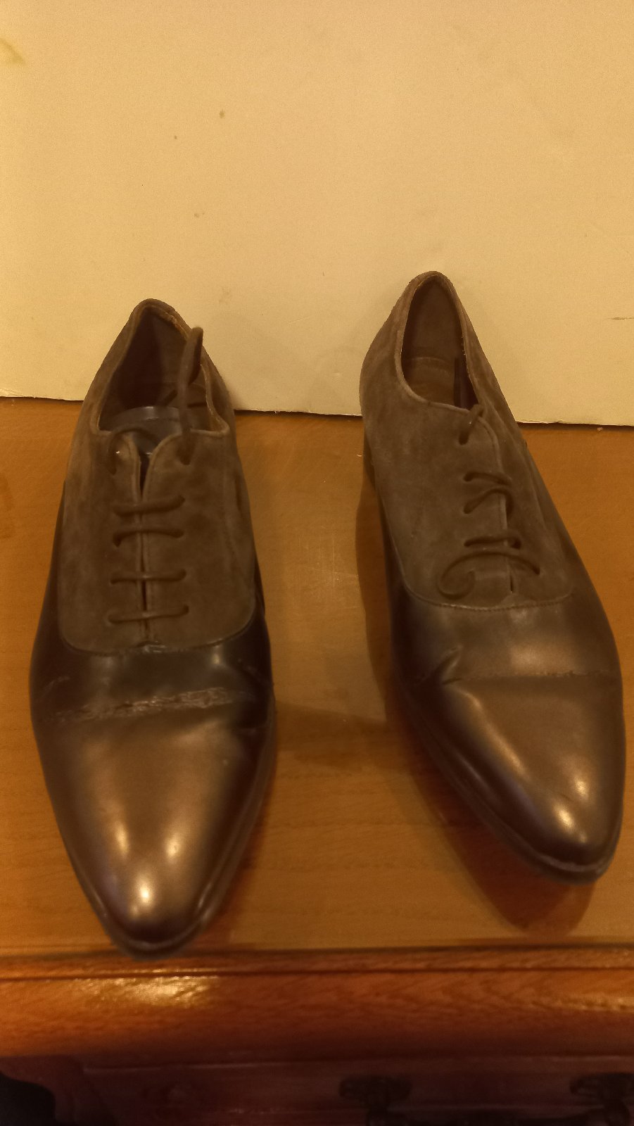 Une paire marron de Pedro Miralles made in spain en cuire sauf semelle