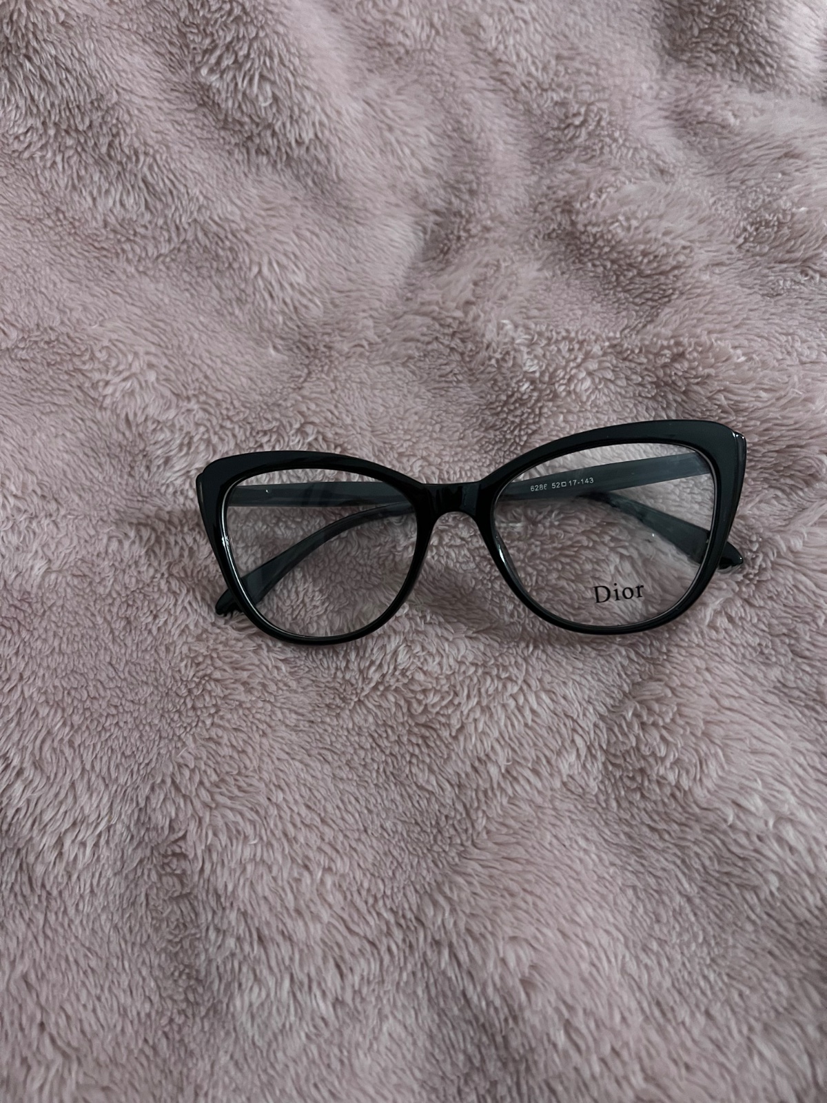 Lunettes de vue / Monture cat-eye noire Dior⁠