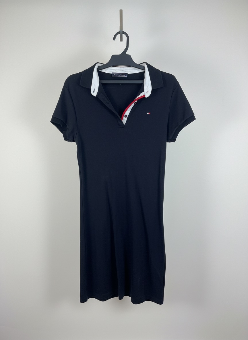 Une robe bleue de chez tommy