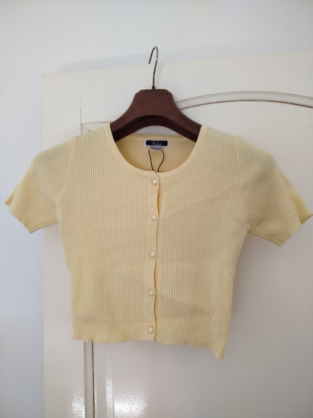 Top en jaune pastel neuuuf