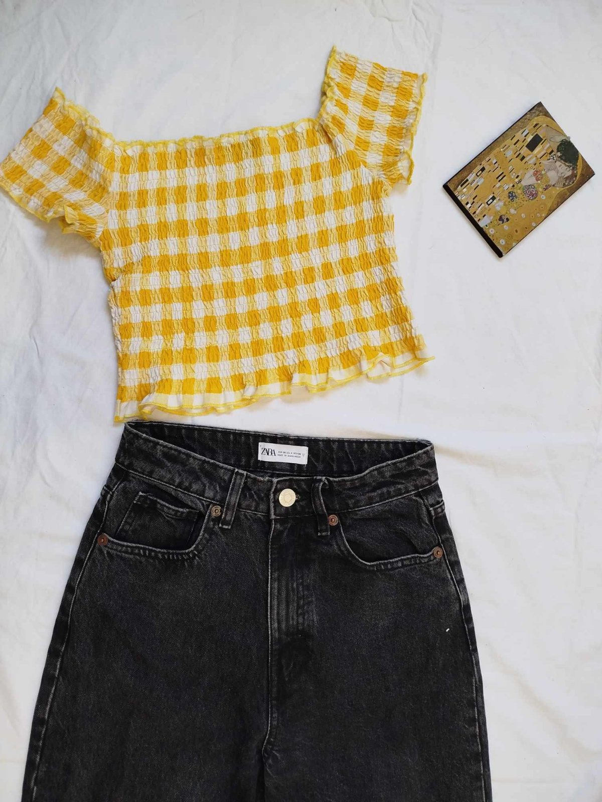 Top jaune