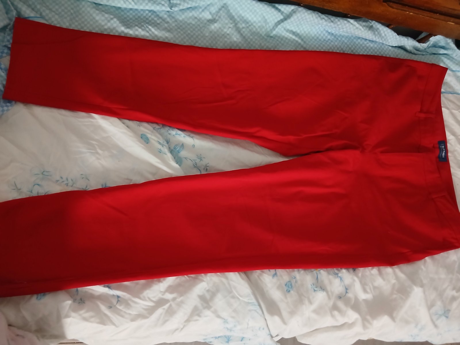 Pantalon rouge taille 46