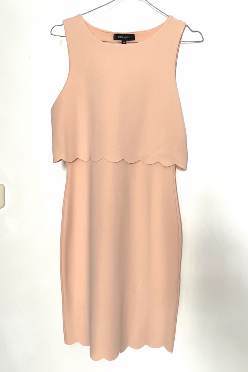 Magnifique robe cocktail de la marque New Look coeuleur Rose poudré taille M