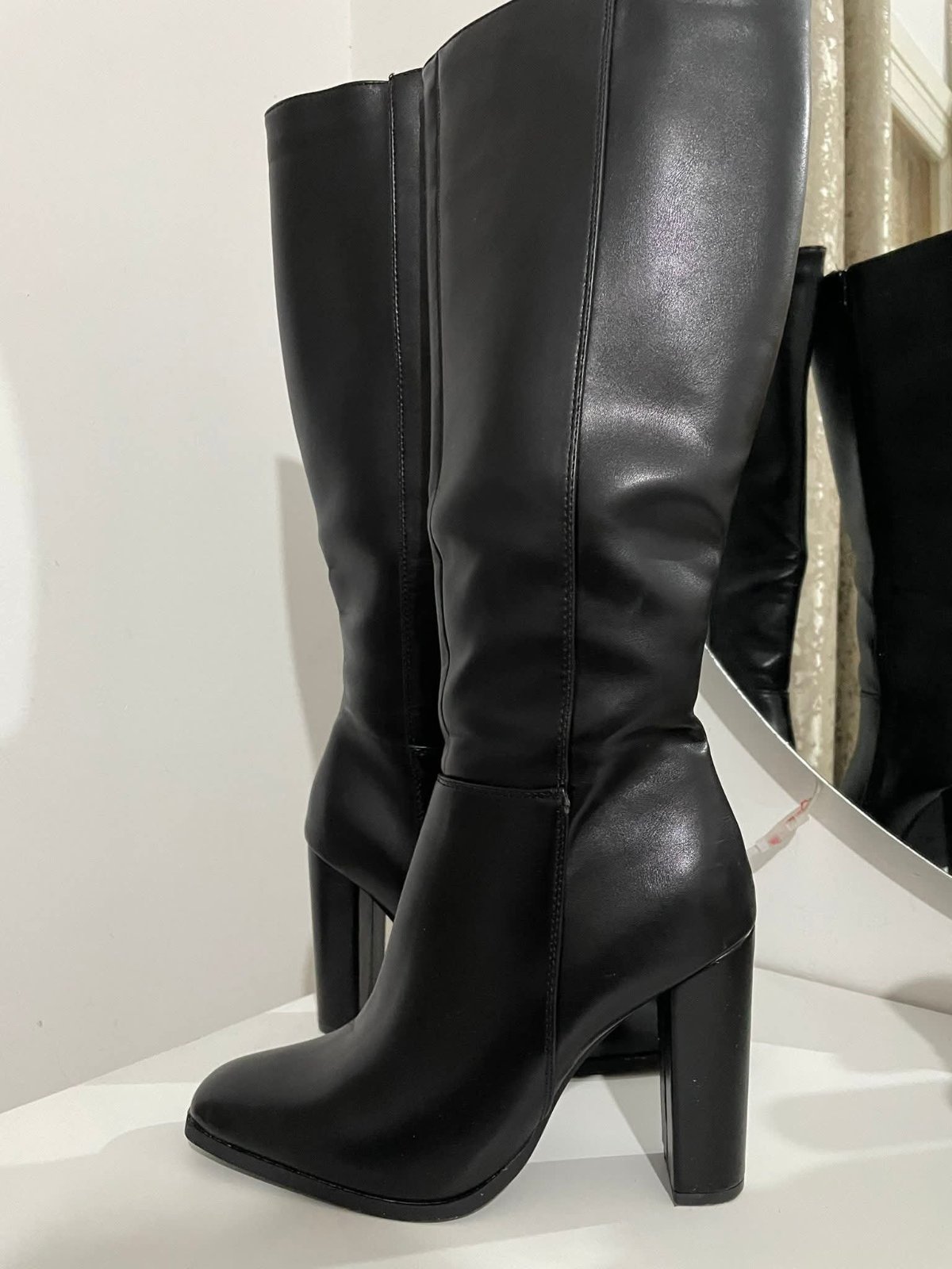 Bottes a talon noir pointure 39 