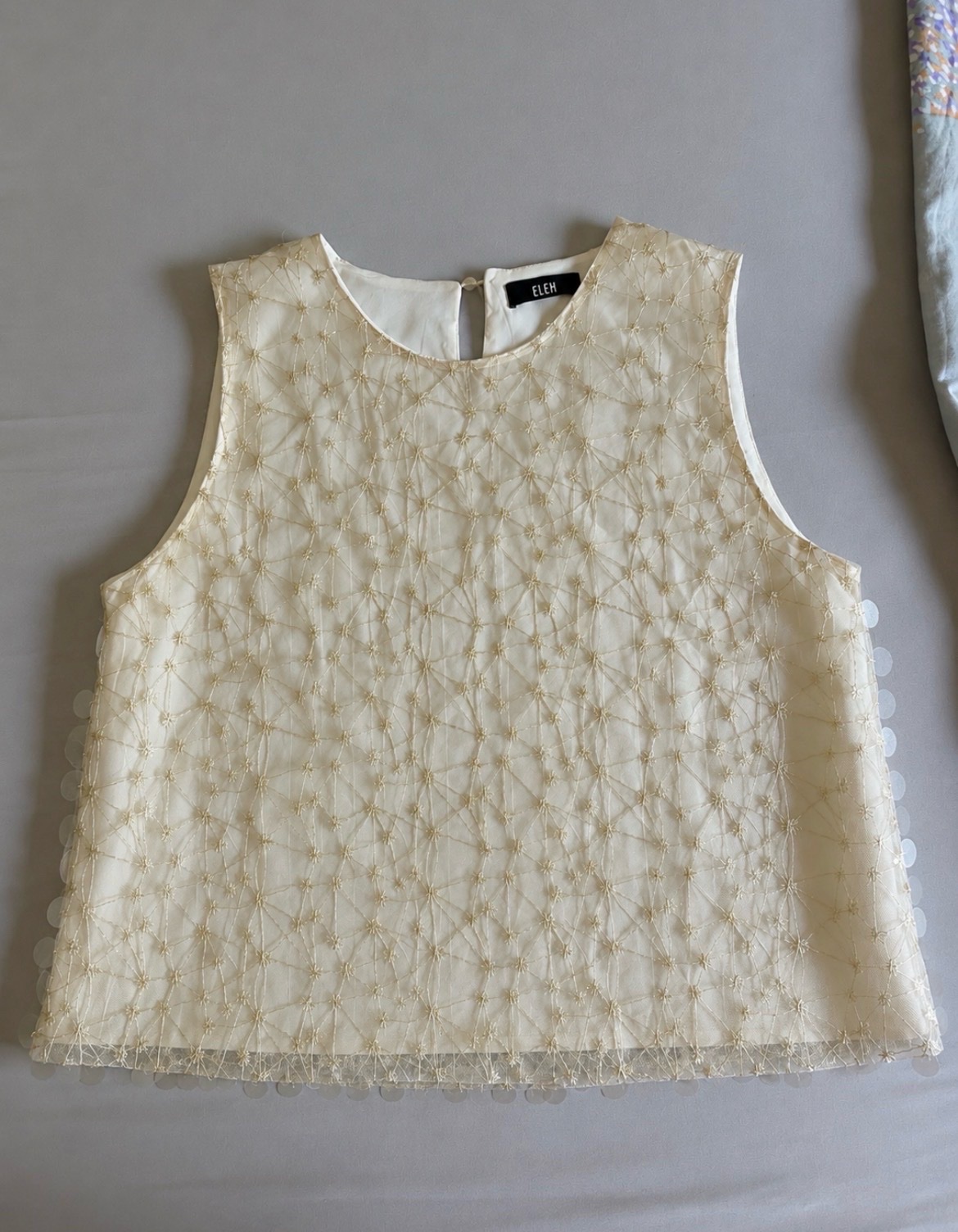Débardeur en dentelle brodée
