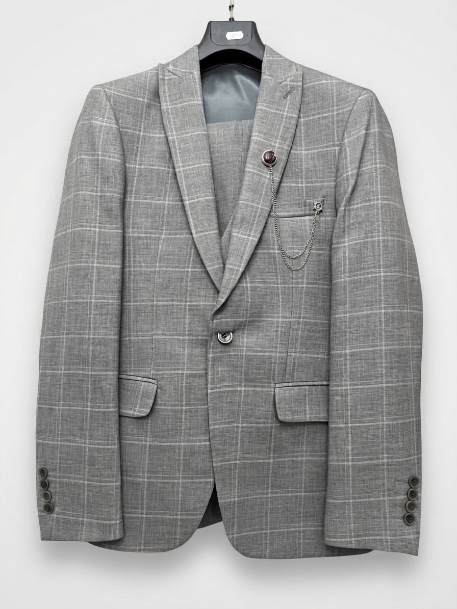 Costume 3 pièces gris clair