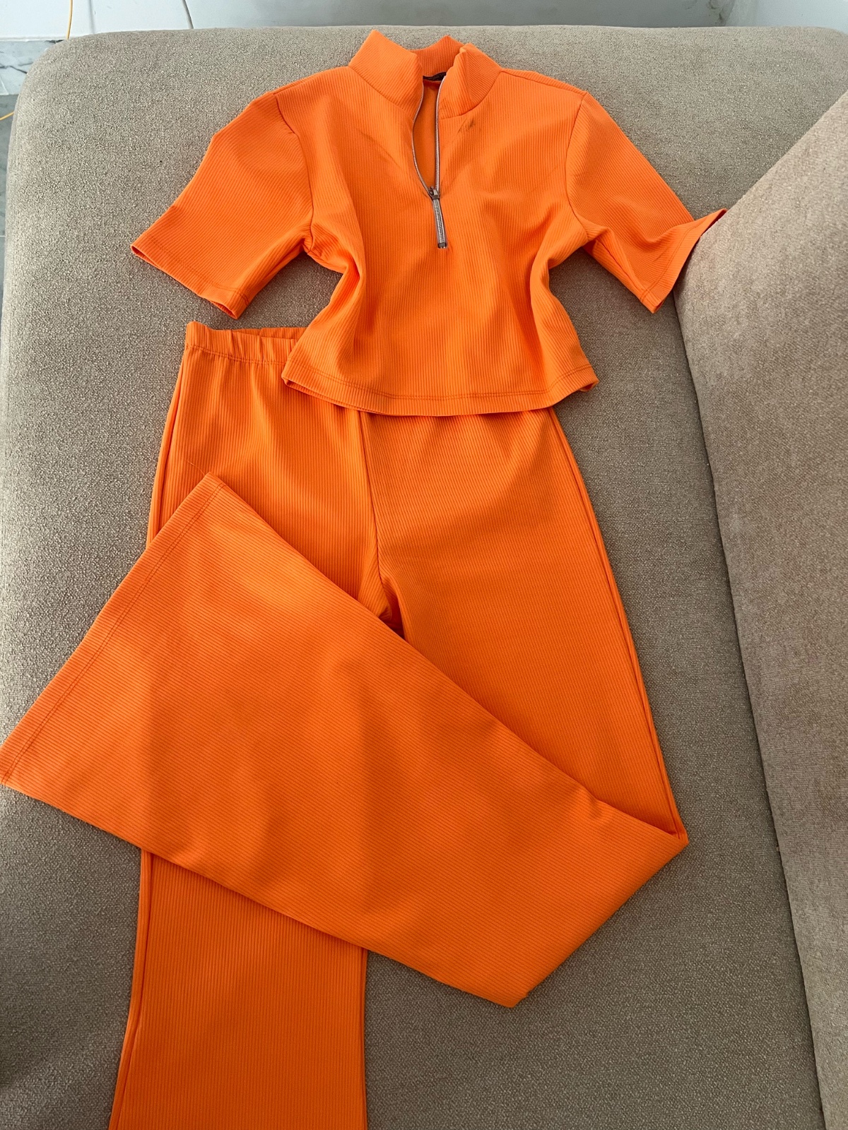 Ensemble orange