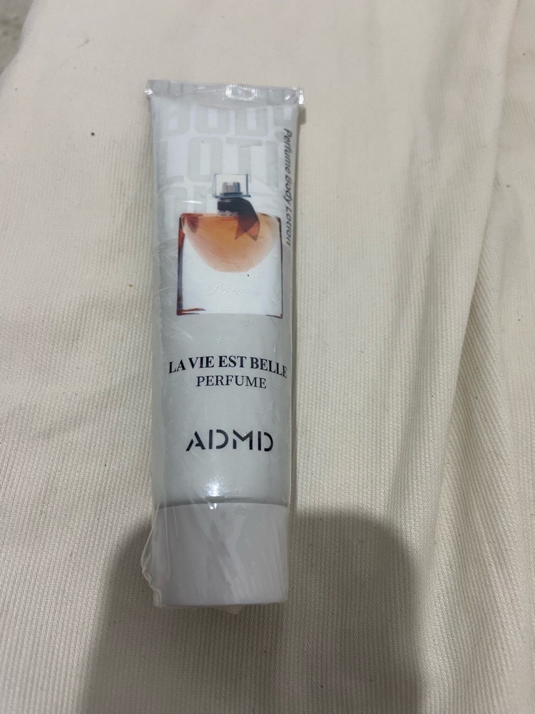 Parfum body lotion la vie est belle 