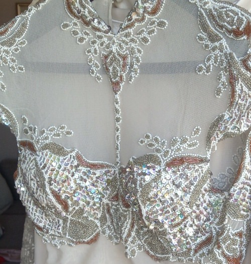Blousa et jupe avec petite traine taille 34/36
