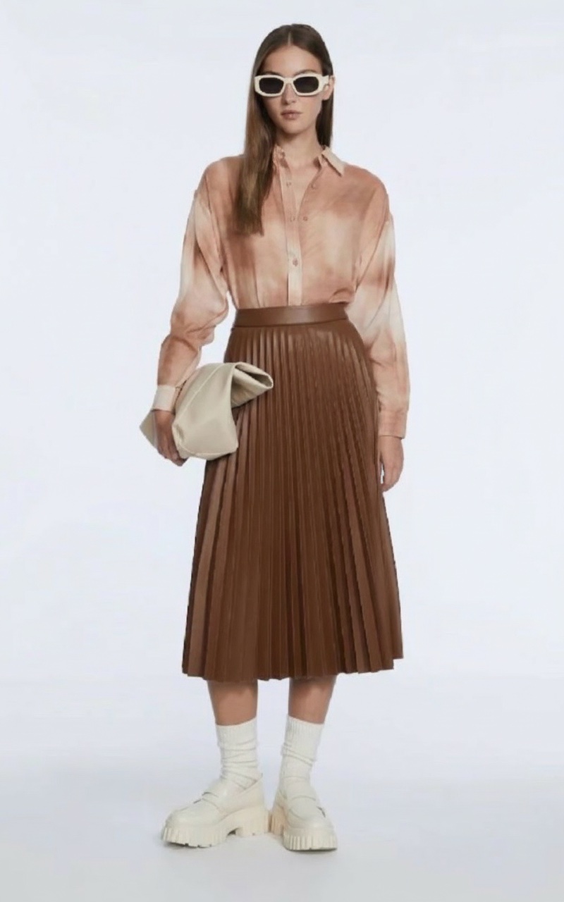 Faux-leather skirt + chemise
