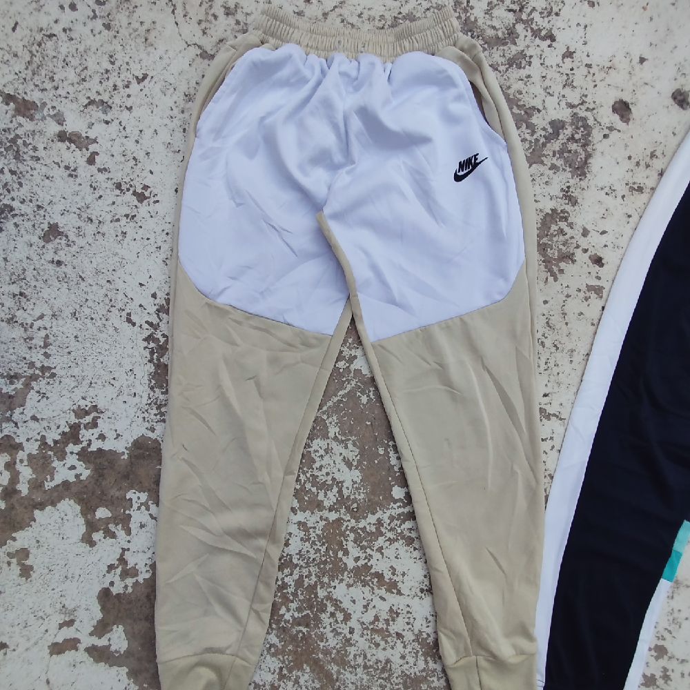 Jogger ⚫🟡⚪