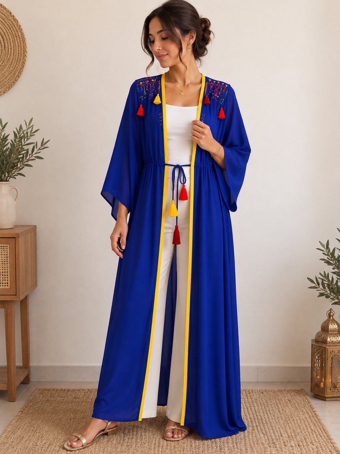 Kimono bleu brodé à la main 