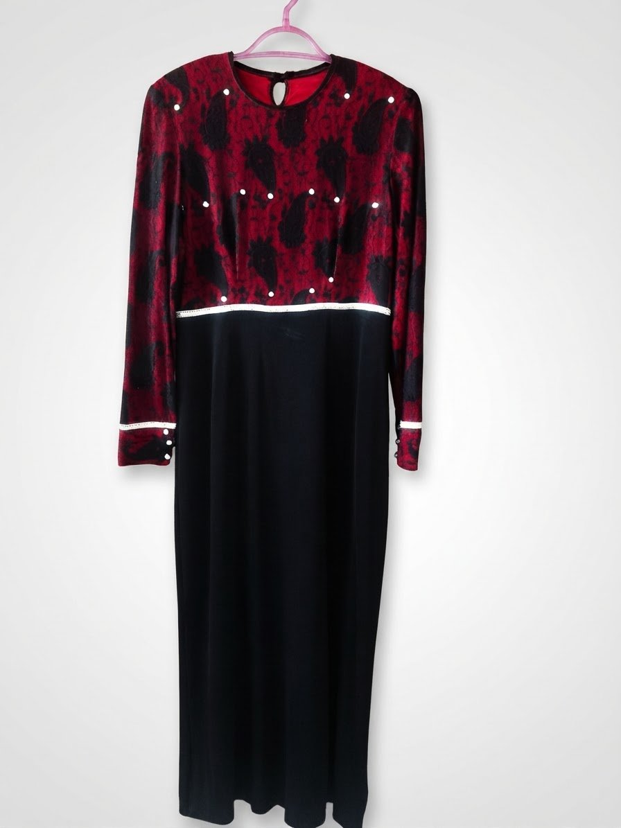 Robe noir et rouge