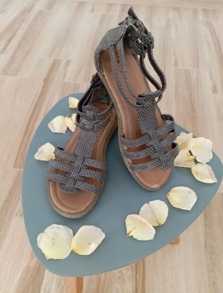 Sandales fille LH marron P 33