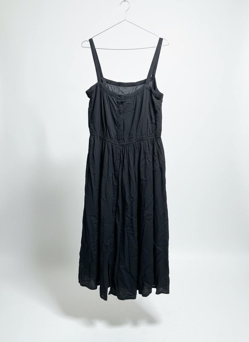 Robe noire midi à bretelles