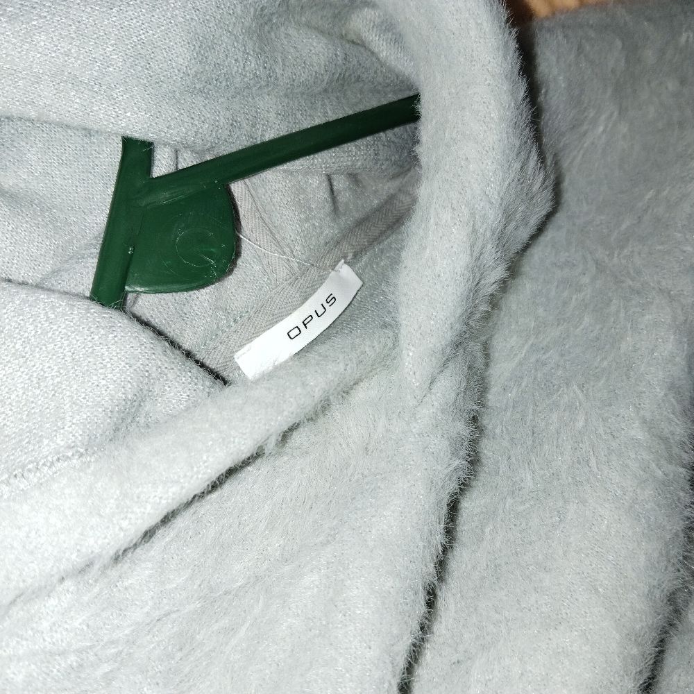 Capuche de la marque Opus ✅