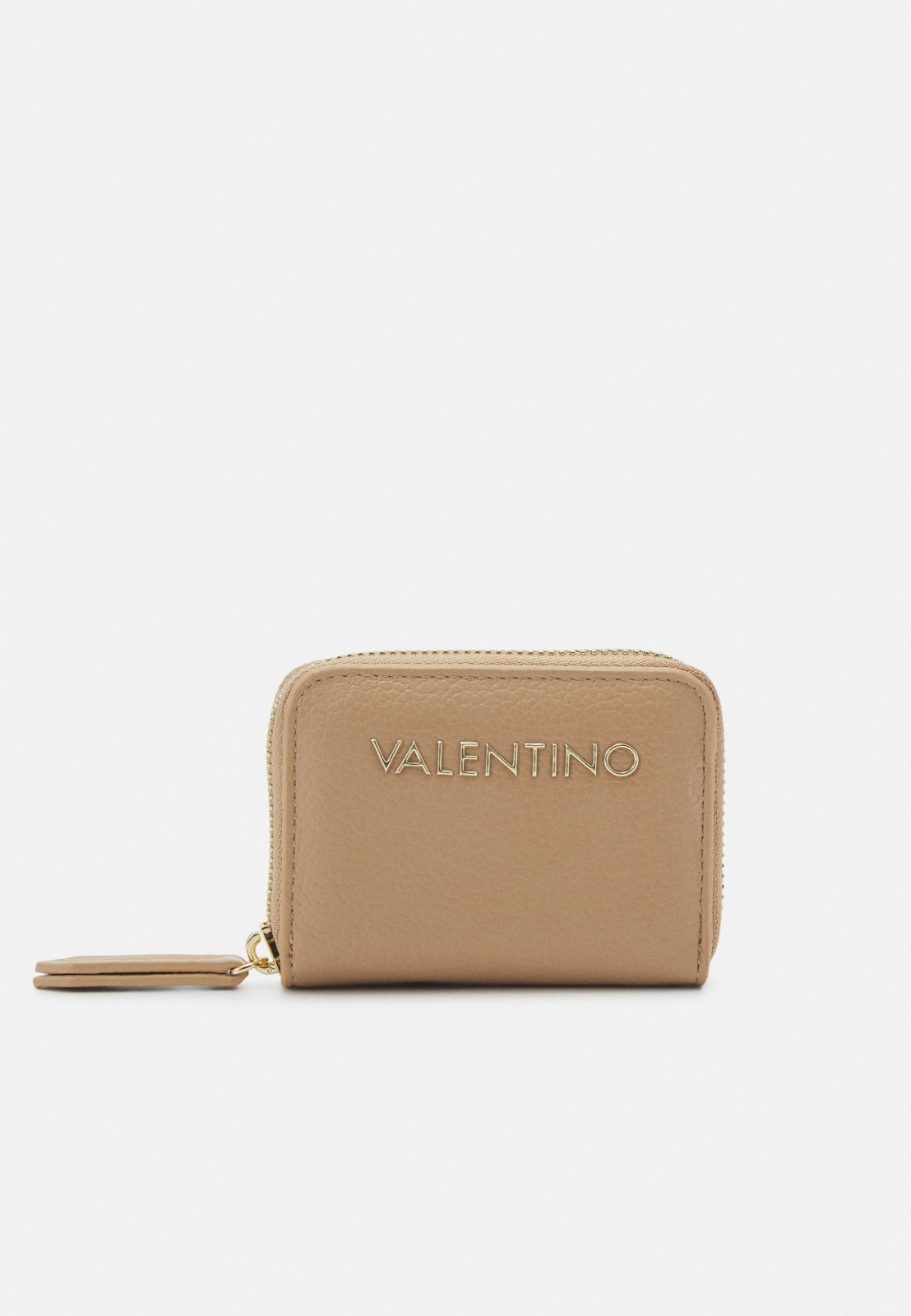 Valentino 🤍🤍