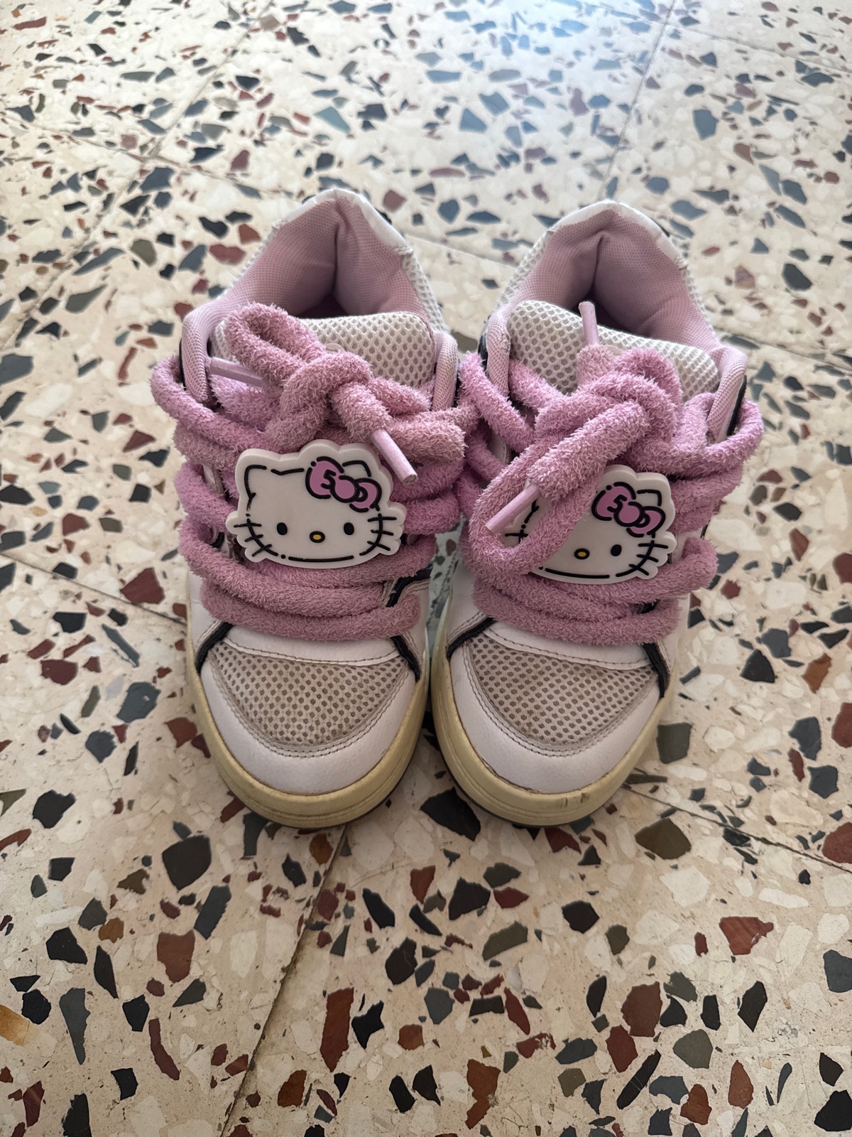 Hello kitty basket bershka 💕💕💕