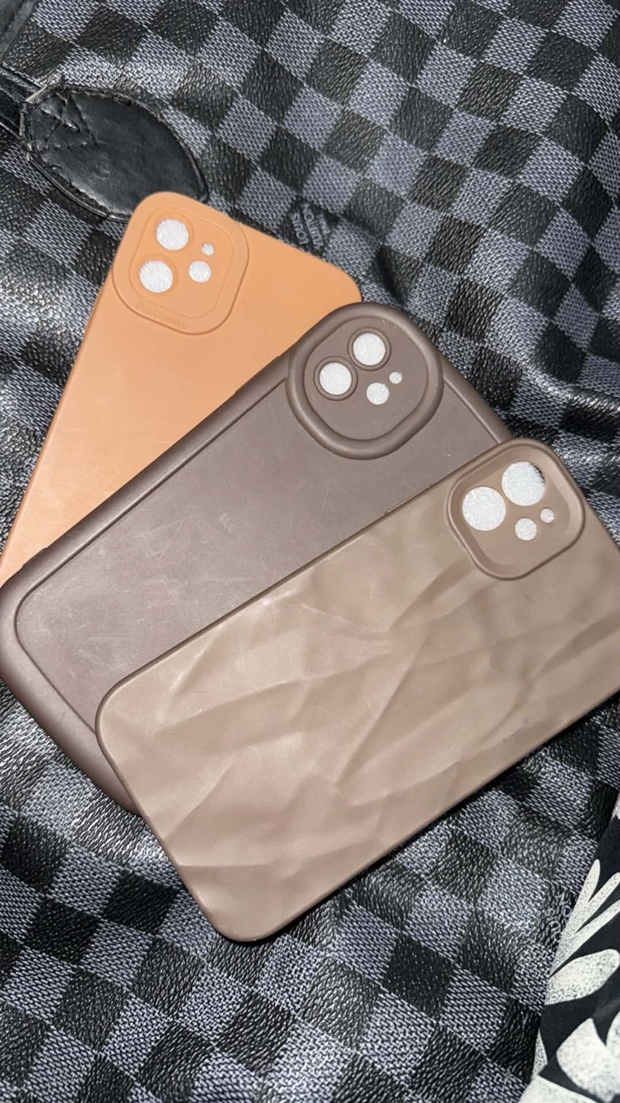 3 case iPhone très bon état 