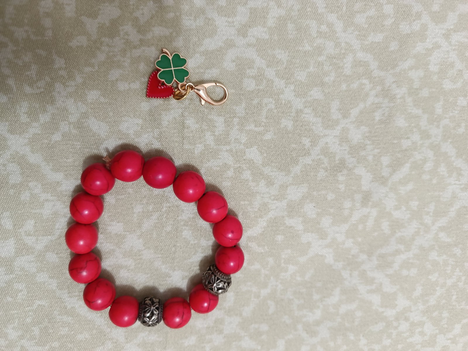 Bracelet semi-précieuses avec porte clé 
