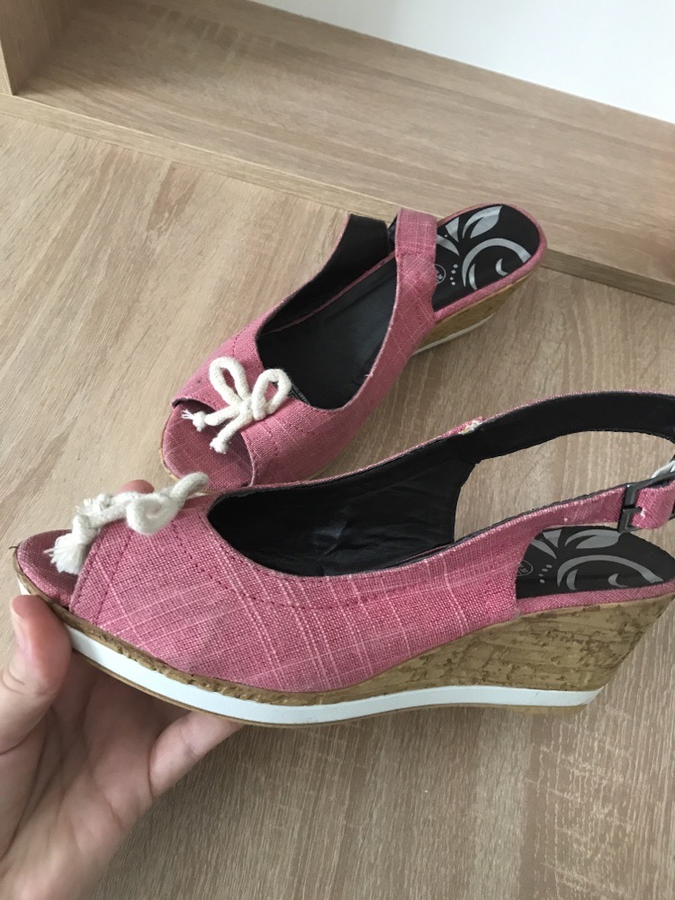 Chaussures compensées rose jean 