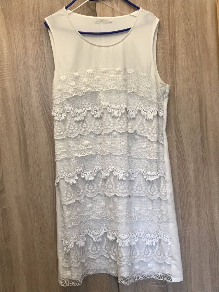 Robe couleur blanc cassé