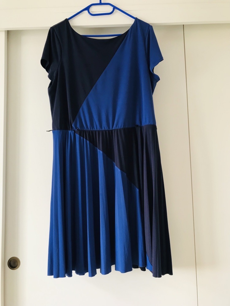 Robe bleu taille XL 4 4 / /4 6 / 4 2