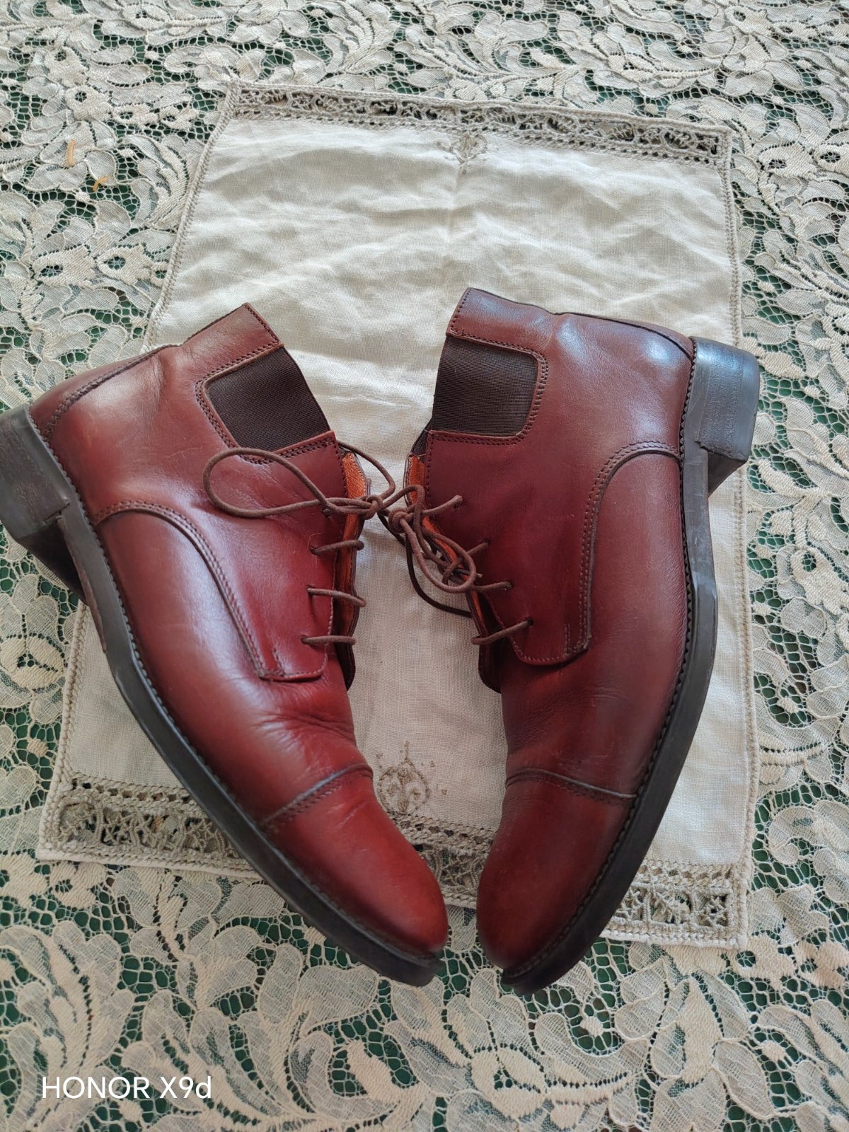 Des bottines en cuir véritable 
