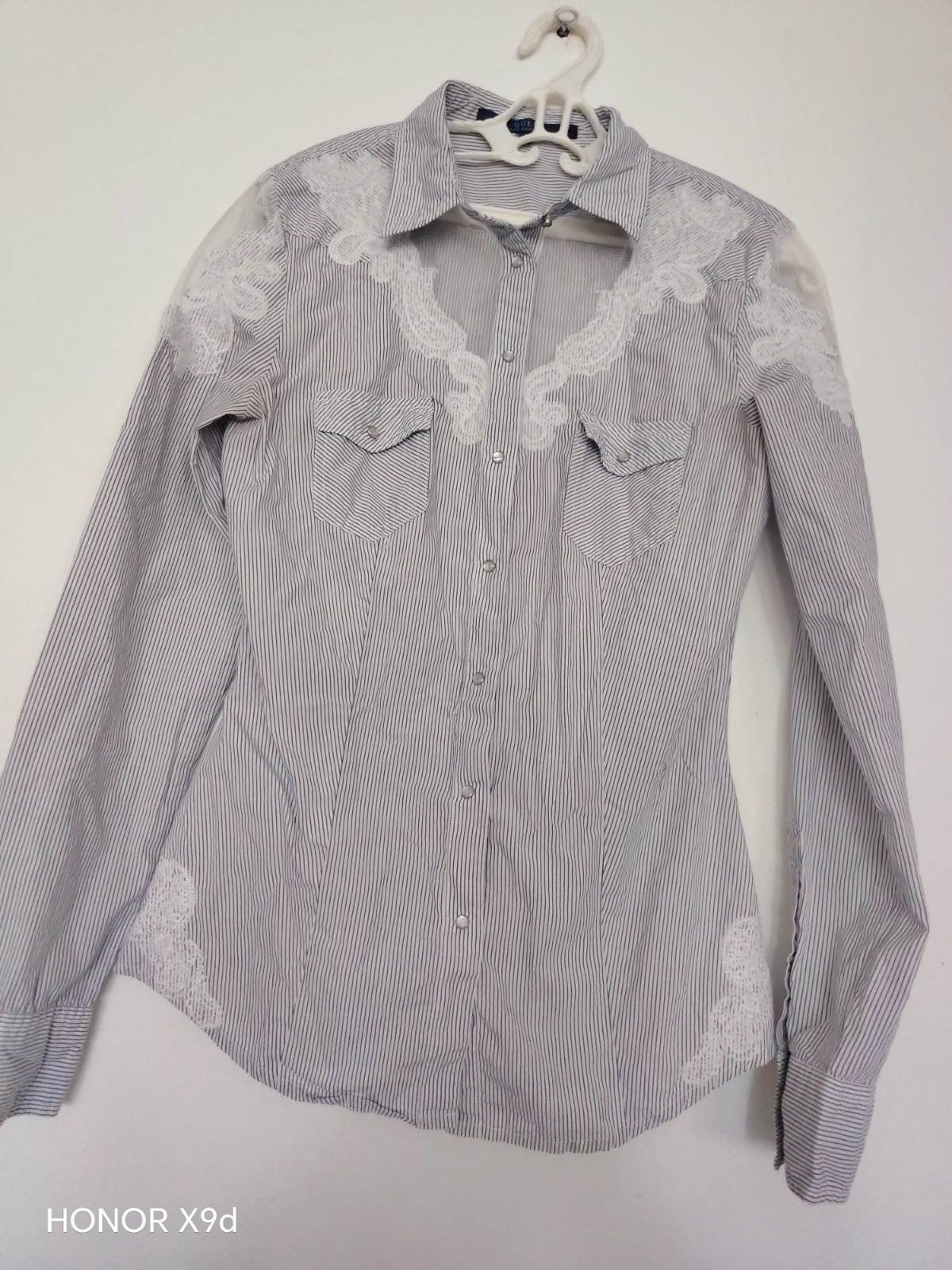 Lot de chemises Tommy Hilfiger et guess T36