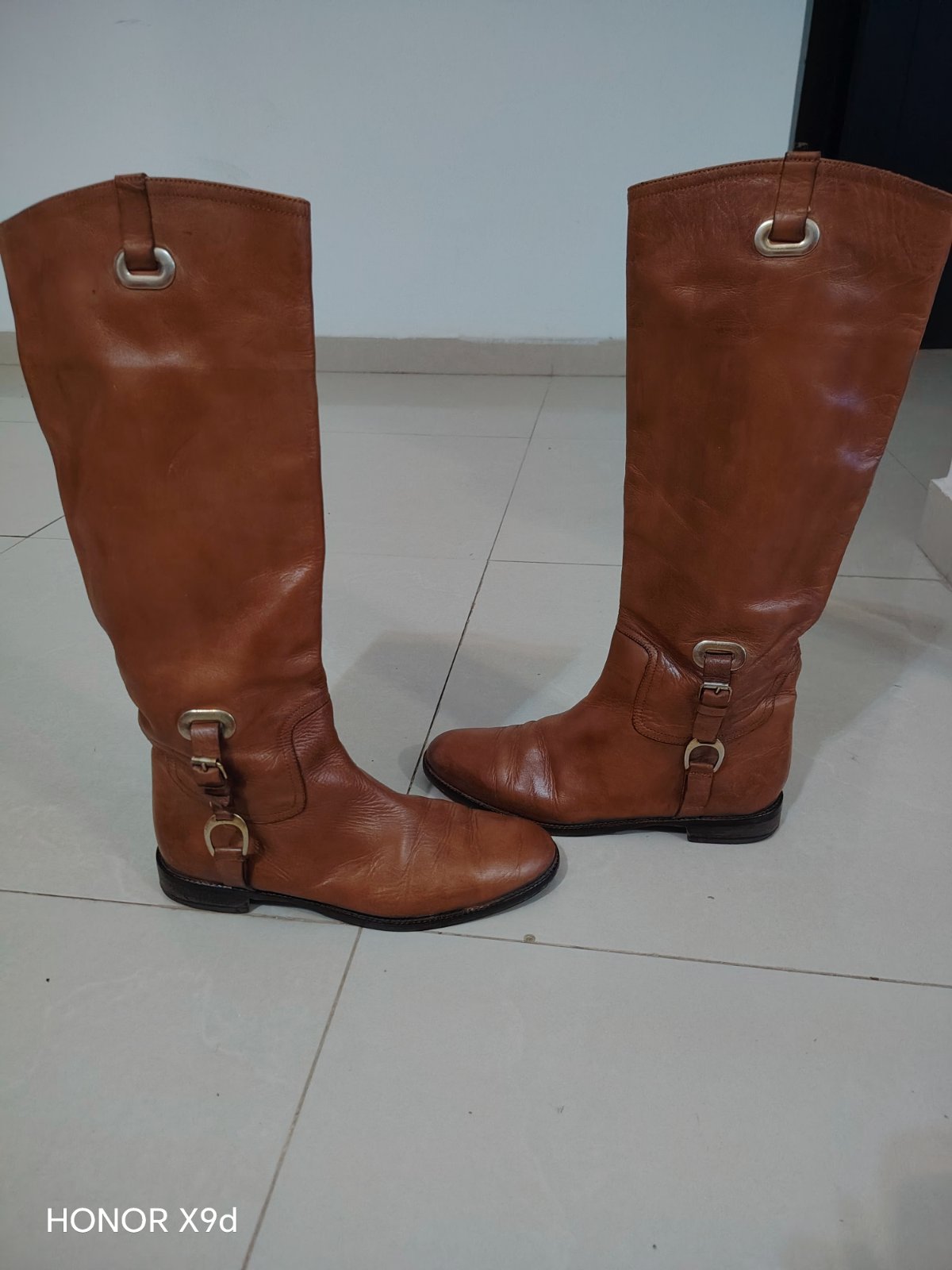 Bottes en cuir véritable couleur wisky, pointure 37