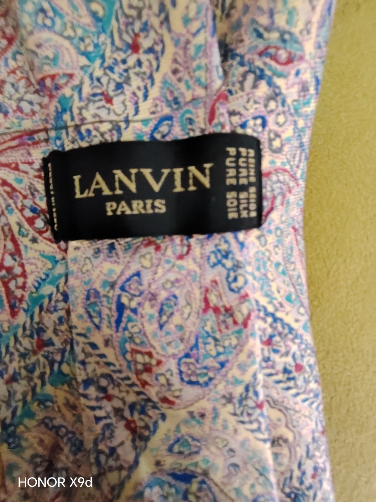 Belle cravate de la marque Lanvin