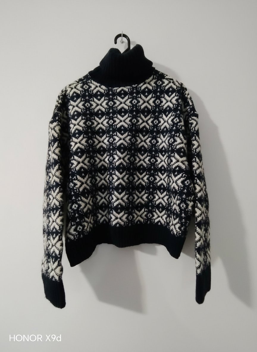 Un pull en laine Zara 