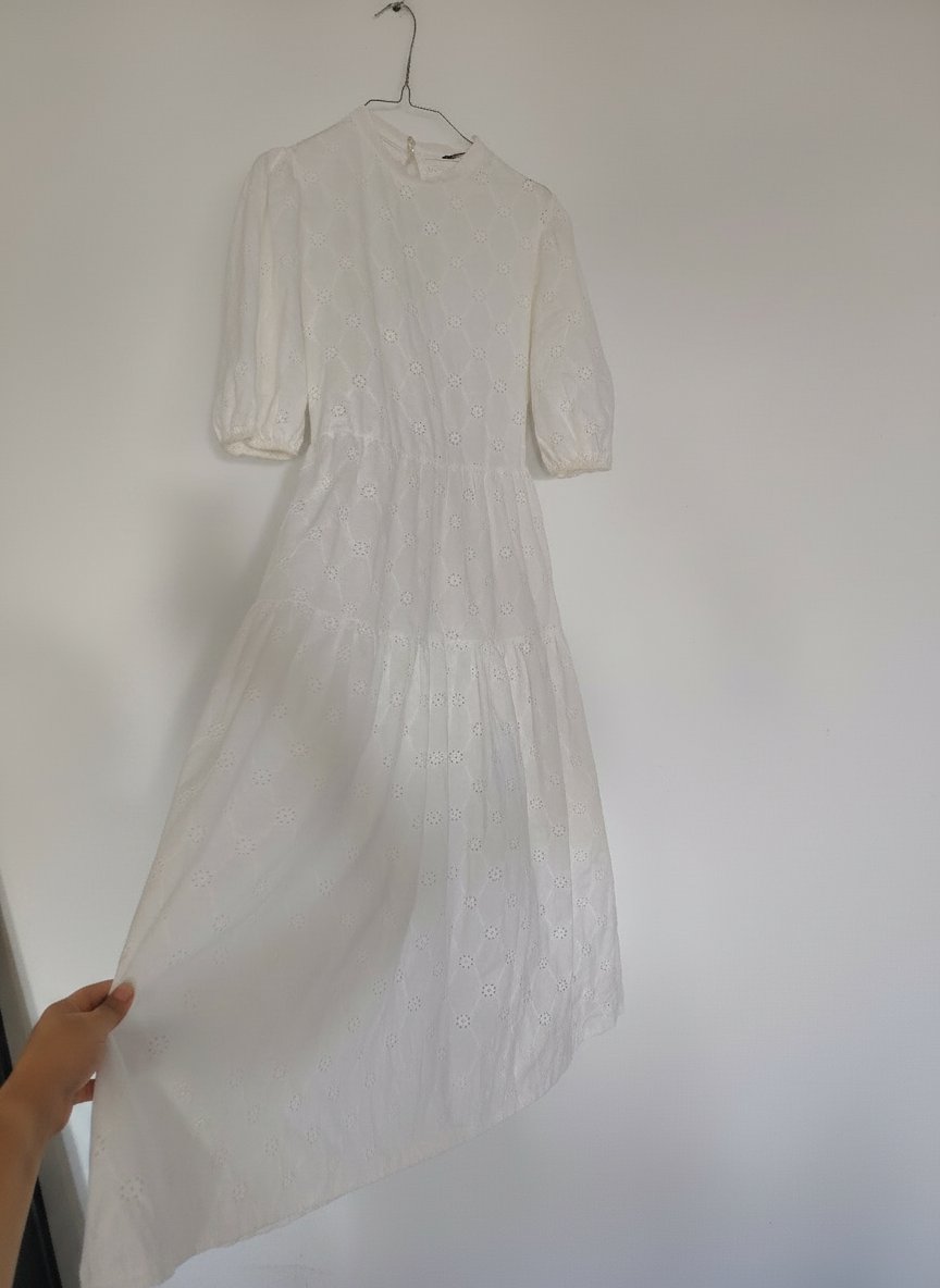 Zara, robe blanche dos nu