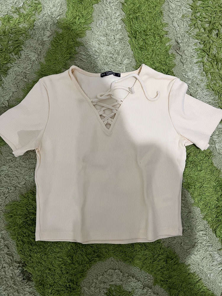 Top beige neuf de la marque kastelo 