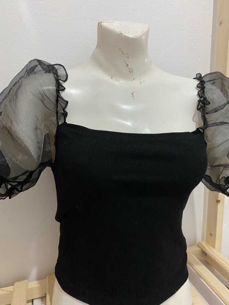 Pull noir